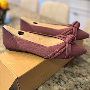 Women shoes. Rothy’s. The Knot Point II. Color mauve.